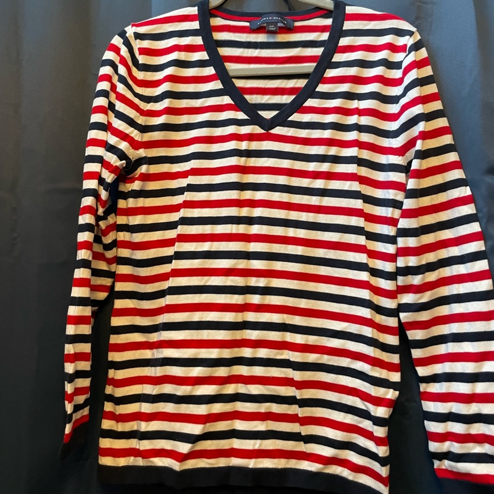Womens Tommy Hilfiger Sweater. Size Large